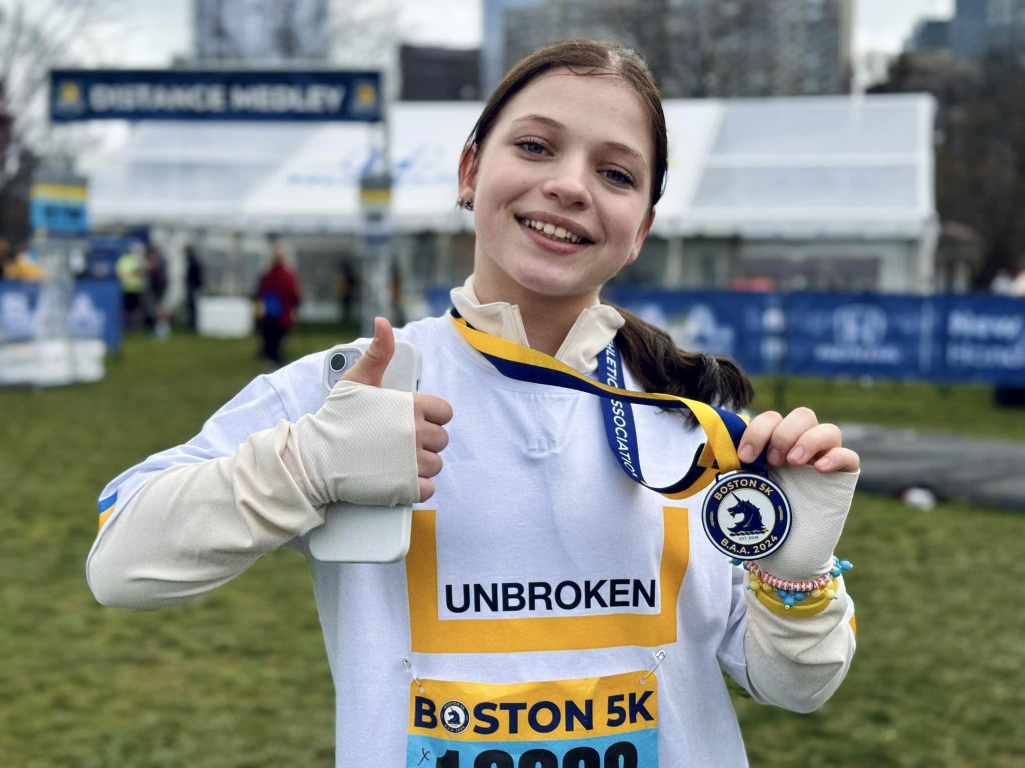 12-річна Яна Степаненко пробігла Бостонський марафон на протезах - Українки