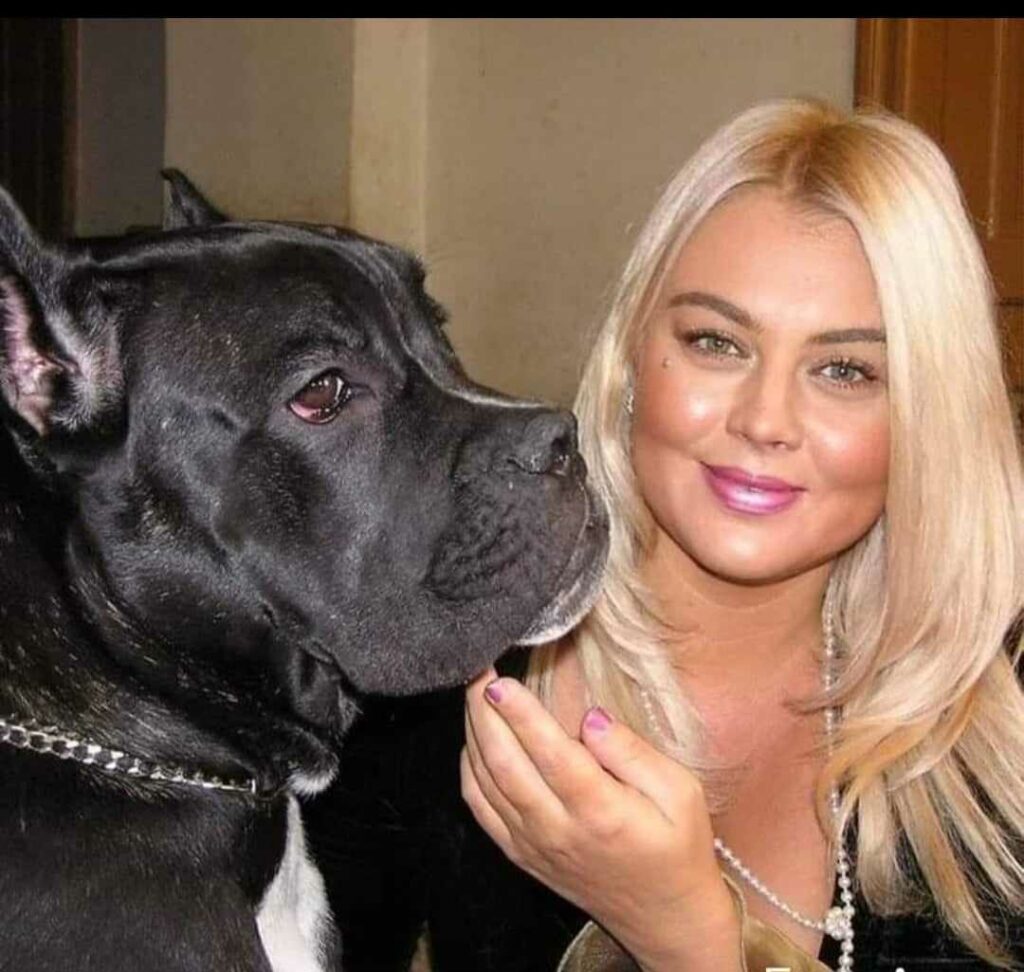 Вікторія Бондаренко з собакою