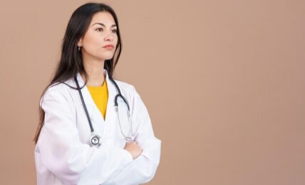 жінки з медичною освітою