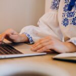 українська