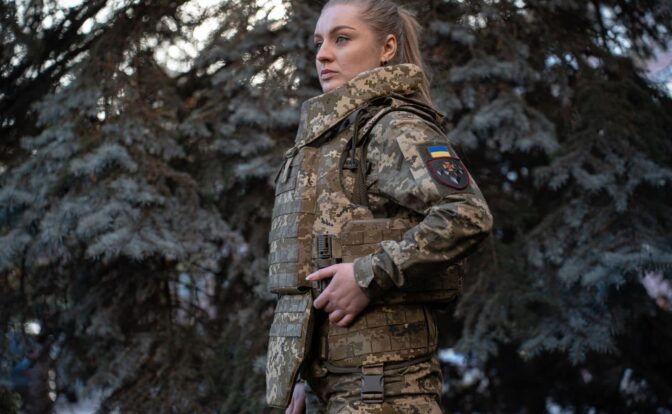 жіночий бронежилет