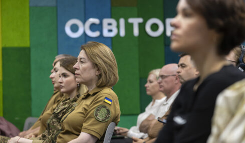 Дослідження про досвід військовослужбовиць