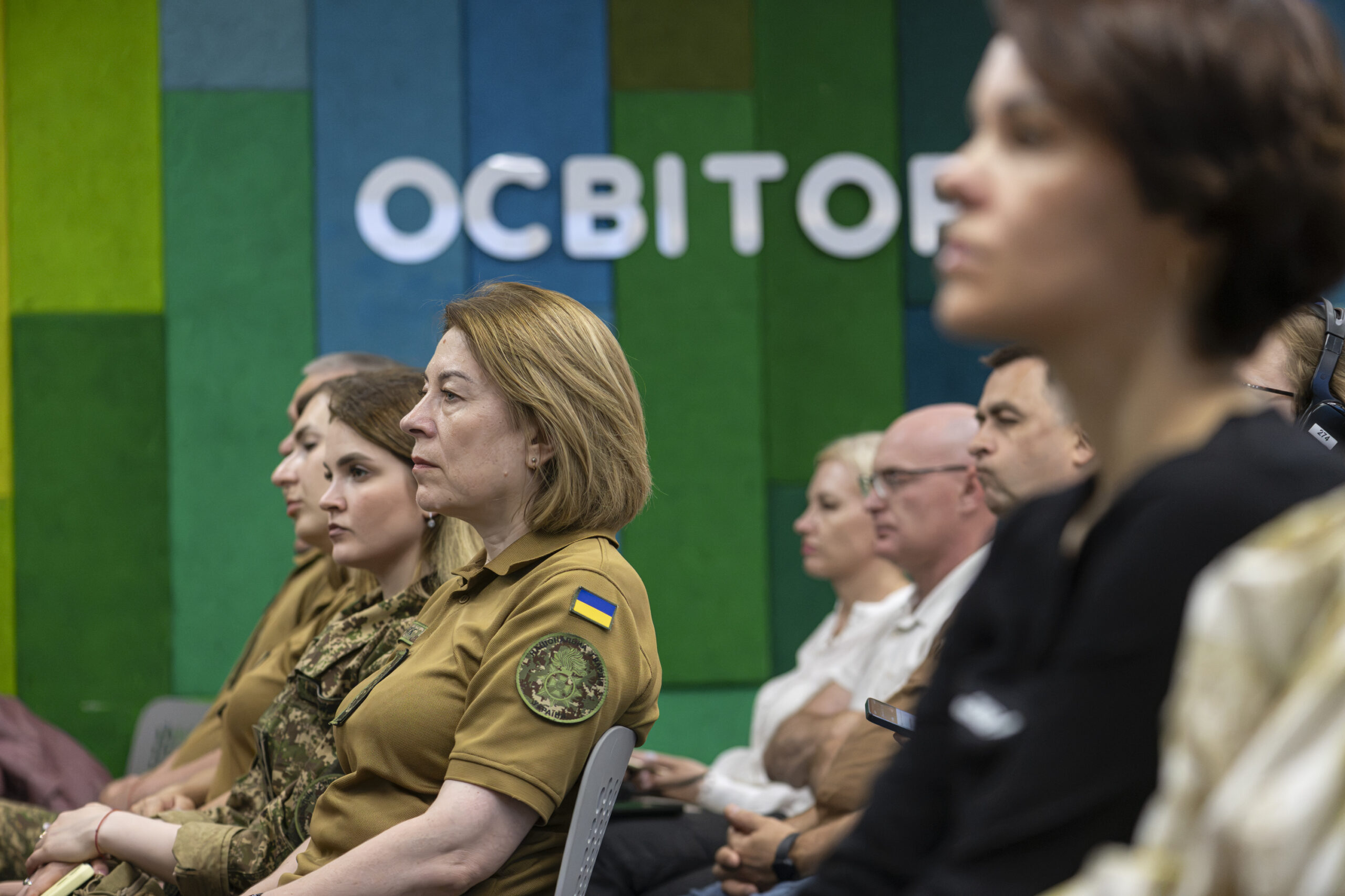 Дослідження про досвід військовослужбовиць